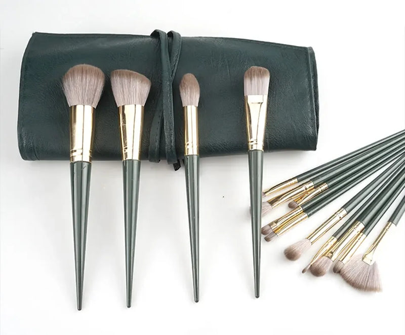 JTFIL Pincéis de maquiagem macios e fofos Ferramentas de maquiagem Pó cosmético Sombra Base Blush Mistura Beleza Pincel de maquiagem Beleza