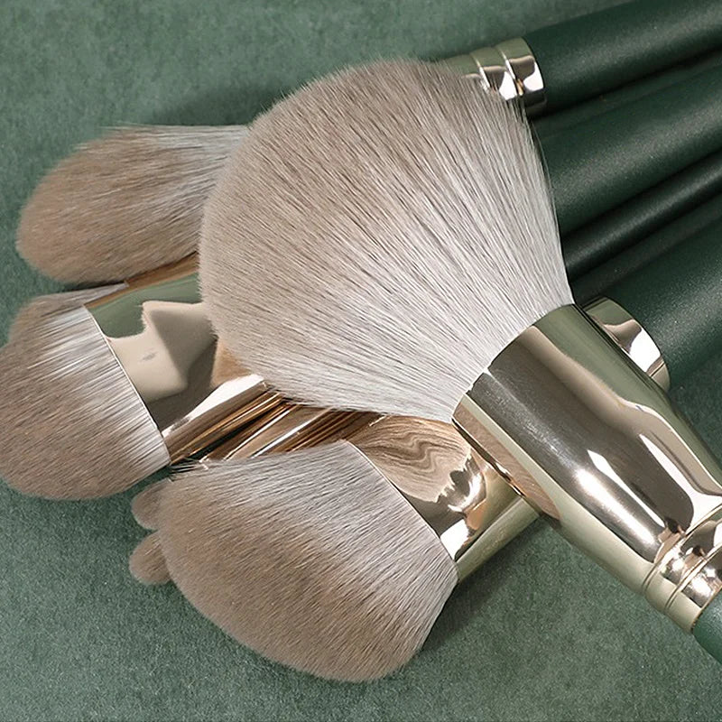 JTFIL Pincéis de maquiagem macios e fofos Ferramentas de maquiagem Pó cosmético Sombra Base Blush Mistura Beleza Pincel de maquiagem Beleza