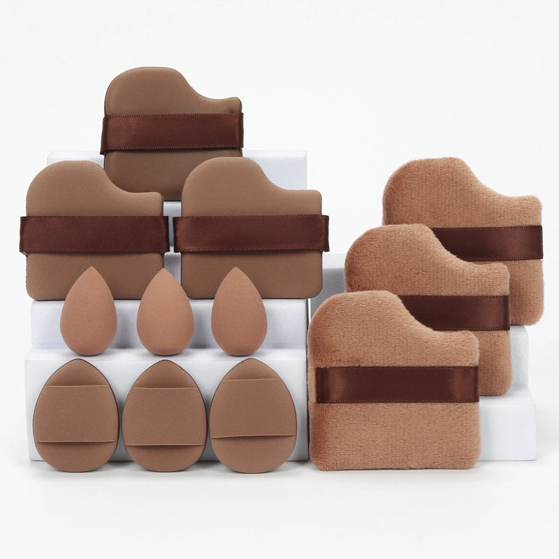 Conjunto de 12 esponjas de maquiagem multiuso, composto por 3 esponjas de pó soltas, 3 mini esponjas de ar, 3 ovos de beleza e 3 mini esponjas de beleza